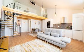Charming Studio Goncalo Velho By House And People